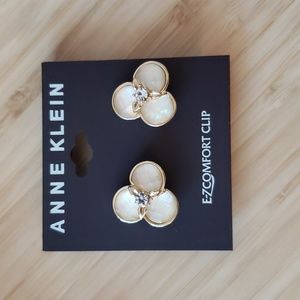 NWT Anne Klein clip on earrings